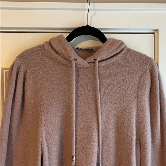 Express Women's Dusty Pink Hooded Sweater - Picture 3 of 11